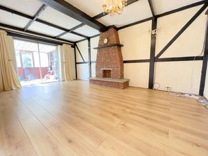 Point Clear Road- click for photo gallery